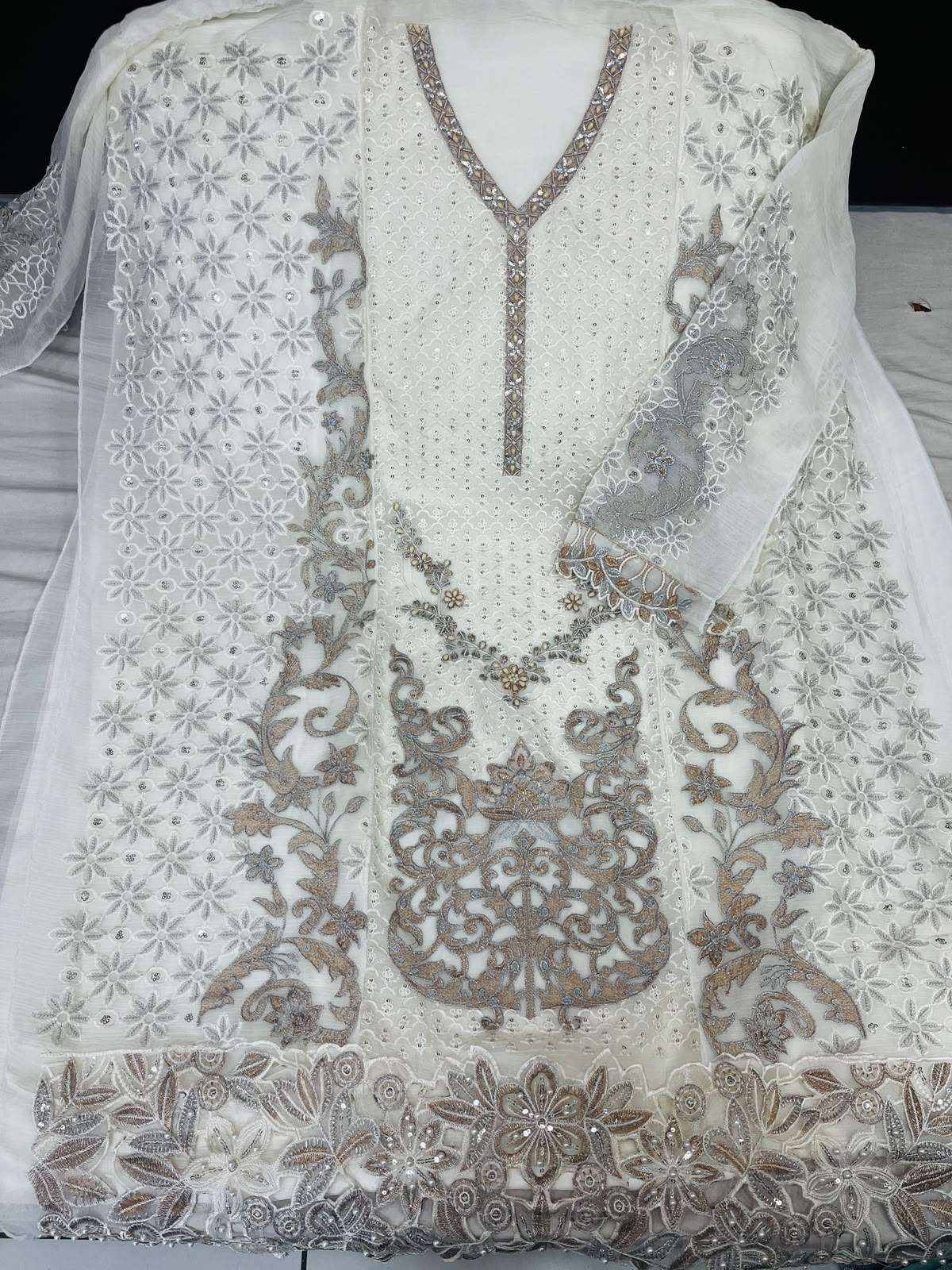 IZNIK FAB A 517 SIFFON WITH EMBROIDERY HEAVY PAKISTANI SUIT FOR WEDDING TYPE WORLDWIDE